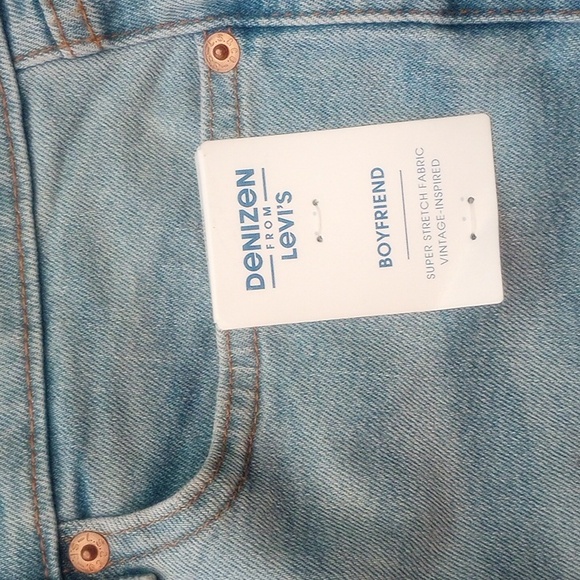 NWT Denizen from Levi's Boyfriend Jeans - Picture 4 of 5